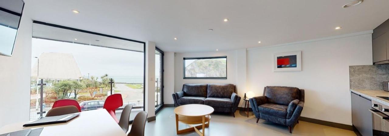 2 The View Apartments Ilfracombe - Seafront, Parking, Lift, Ev Экстерьер фото