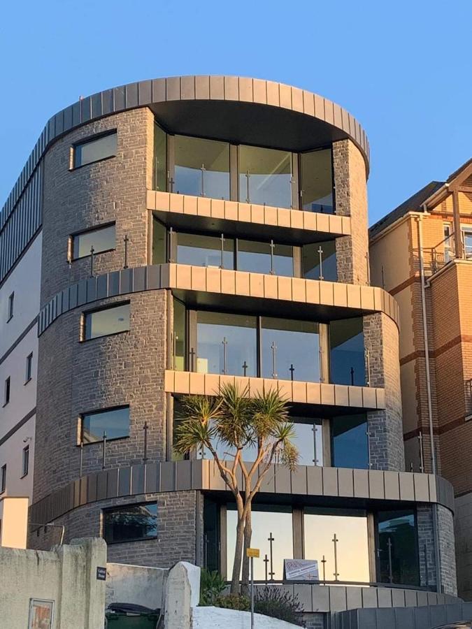 2 The View Apartments Ilfracombe - Seafront, Parking, Lift, Ev Экстерьер фото