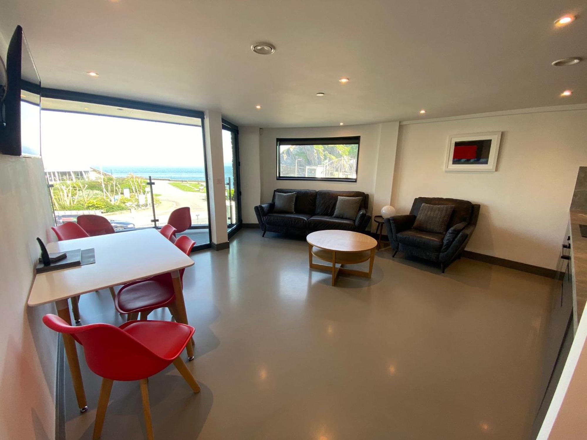 2 The View Apartments Ilfracombe - Seafront, Parking, Lift, Ev Экстерьер фото