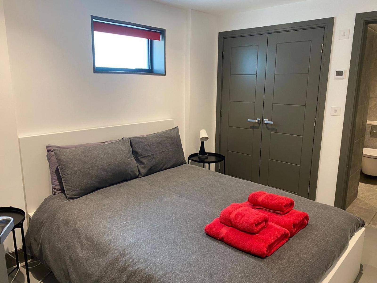 2 The View Apartments Ilfracombe - Seafront, Parking, Lift, Ev Экстерьер фото