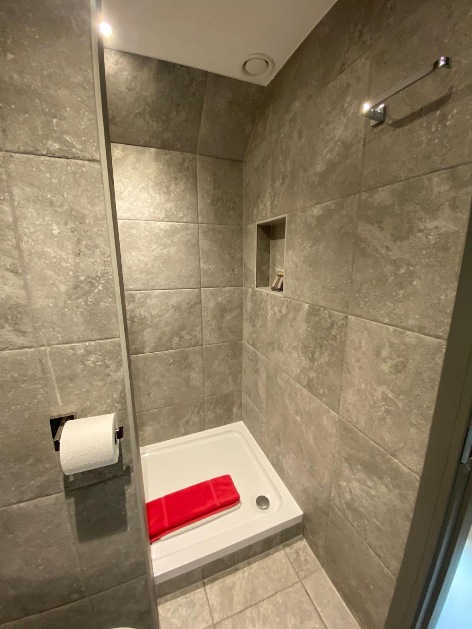 2 The View Apartments Ilfracombe - Seafront, Parking, Lift, Ev Экстерьер фото