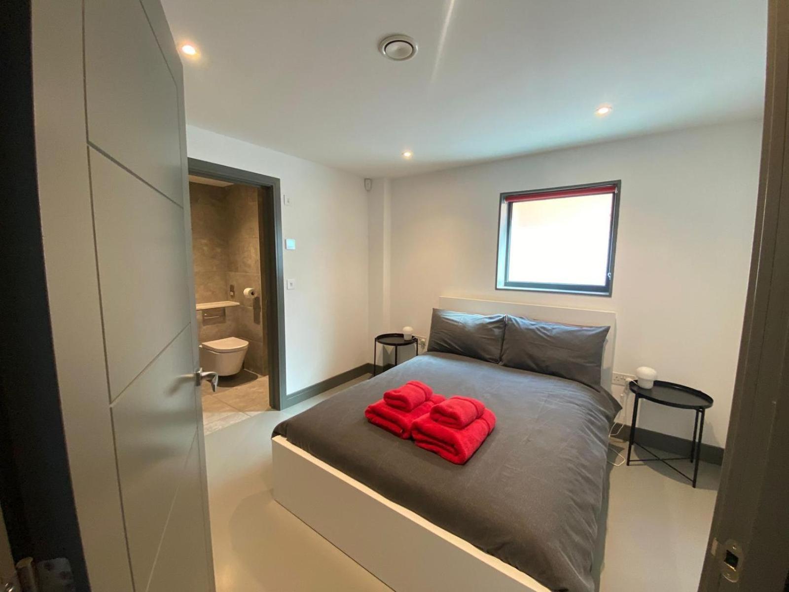 2 The View Apartments Ilfracombe - Seafront, Parking, Lift, Ev Экстерьер фото